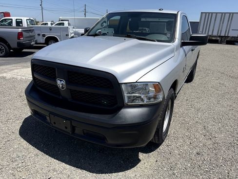 Used 2018 RAM 1500 Express RWD image 3