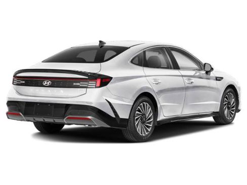 Used 2025 Hyundai Sonata SEL FWD image 2