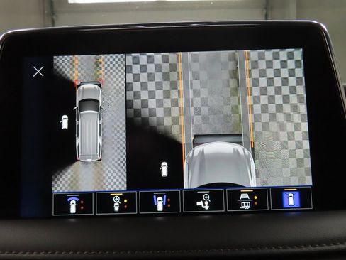 Used 2024 Chevrolet Suburban High Country image 17