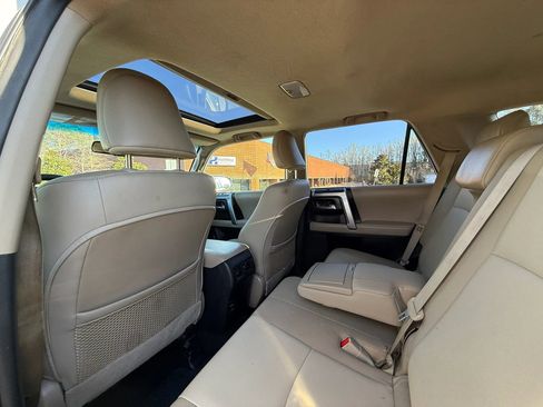 Used 2016 Toyota 4Runner SR5 Premium image 16