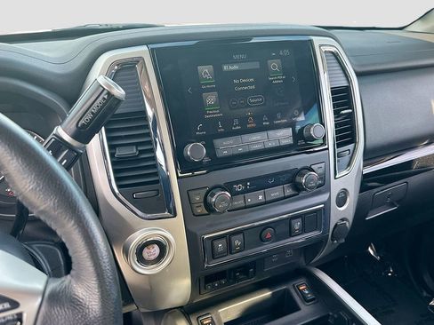 Used 2020 Nissan Titan SV w/ SV Convenience Package image 15