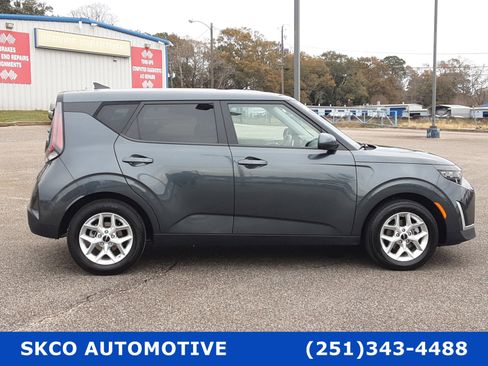 Used 2024 Kia Soul LX w/ Option Group 015 image 6