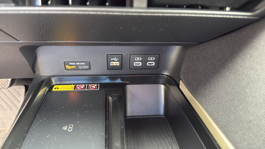Used 2025 Toyota Camry LE w/ Convenience Package AWD/4WD image 23