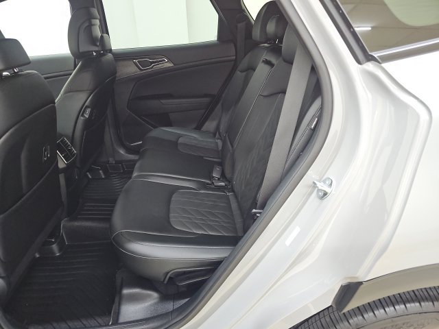 Used 2025 Kia Sportage X-Line AWD/4WD image 3