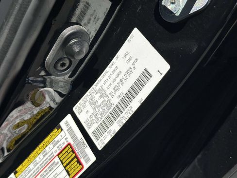 Used 2022 Toyota Tundra Limited w/ Power Package AWD/4WD image 15