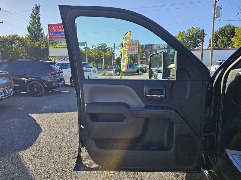 Used 2017 GMC Sierra 2500 4x4 Crew Cab image 18