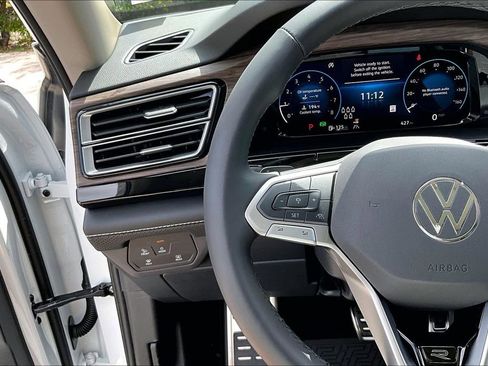 Certified 2026 Volkswagen Atlas SEL Premium R-Line image 24