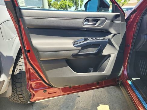 New 2026 Nissan Pathfinder Platinum AWD/4WD image 7
