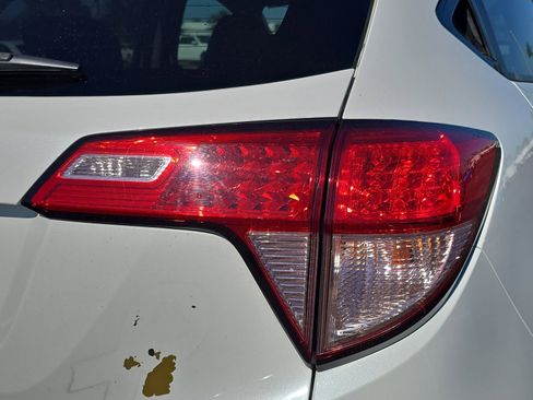 Used 2018 Honda HR-V EX image 8