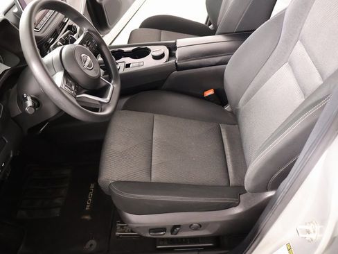 Used 2024 Nissan Rogue SV image 10