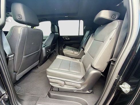 Used 2023 Chevrolet Suburban Z71 w/ Luxury Package AWD/4WD image 23