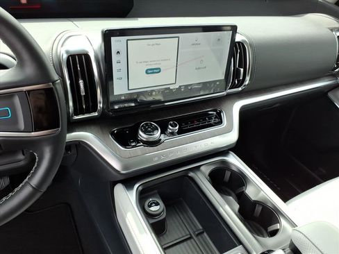 New 2026 Ford Expedition Platinum w/ Platinum Ultimate Package image 16