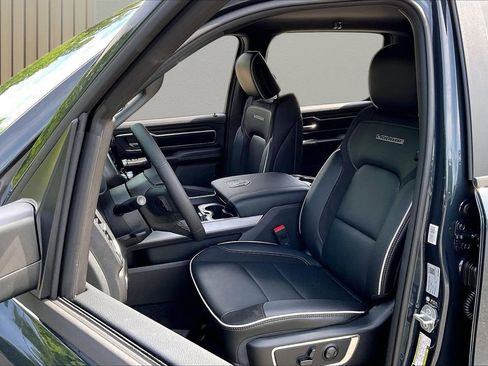 New 2026 RAM 1500 Laramie AWD/4WD image 18