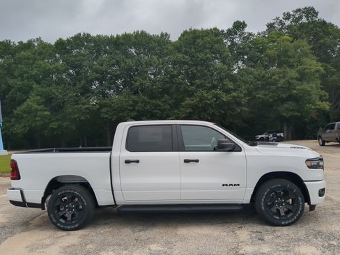 New 2026 RAM 1500 Express AWD/4WD image 2