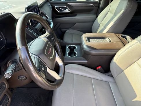 Used 2021 GMC Yukon XL SLT w/ SLT Luxury Package AWD/4WD image 17