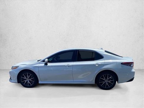 Used 2021 Toyota Camry XLE FWD image 10