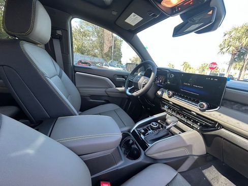 New 2026 Chevrolet Colorado ZR2 w/ Technology Package AWD/4WD image 25