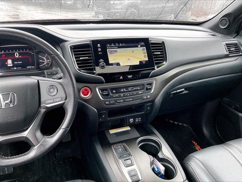 Used 2023 Honda Passport TrailSport image 17