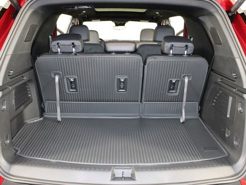 New 2026 Chevrolet Traverse Z71 w/ Enhanced Driving Package AWD/4WD image 22