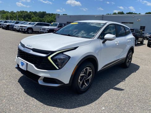 Used 2023 Kia Sportage LX image 8