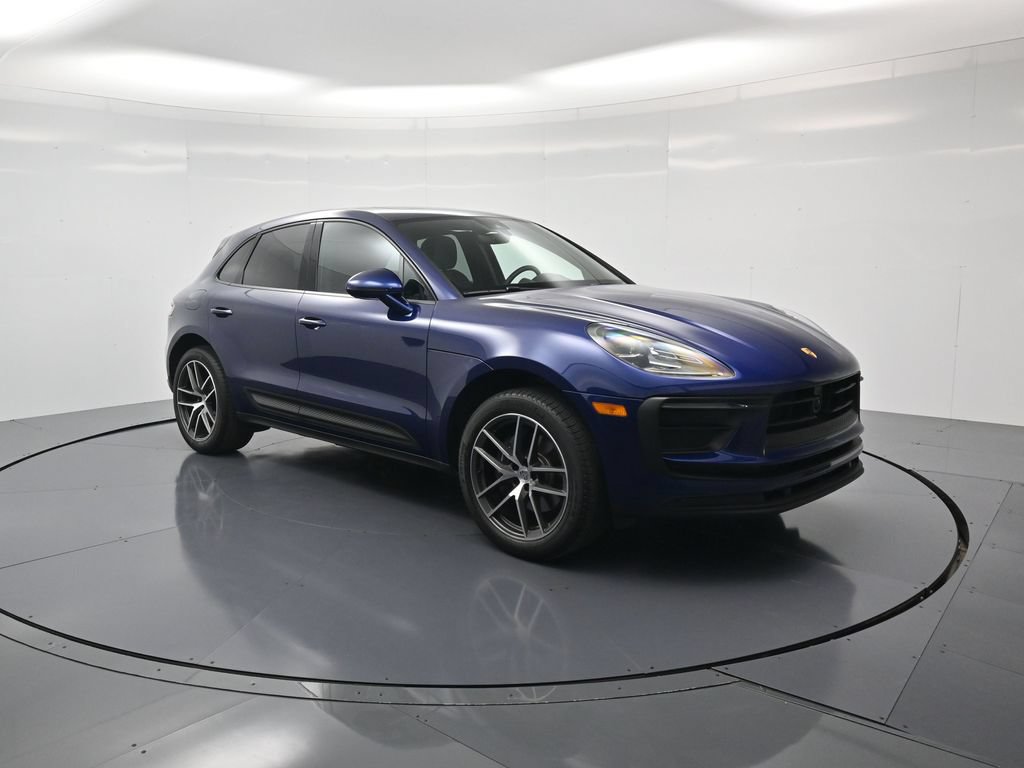Used 2023 Porsche Macan AWD/4WD image 39