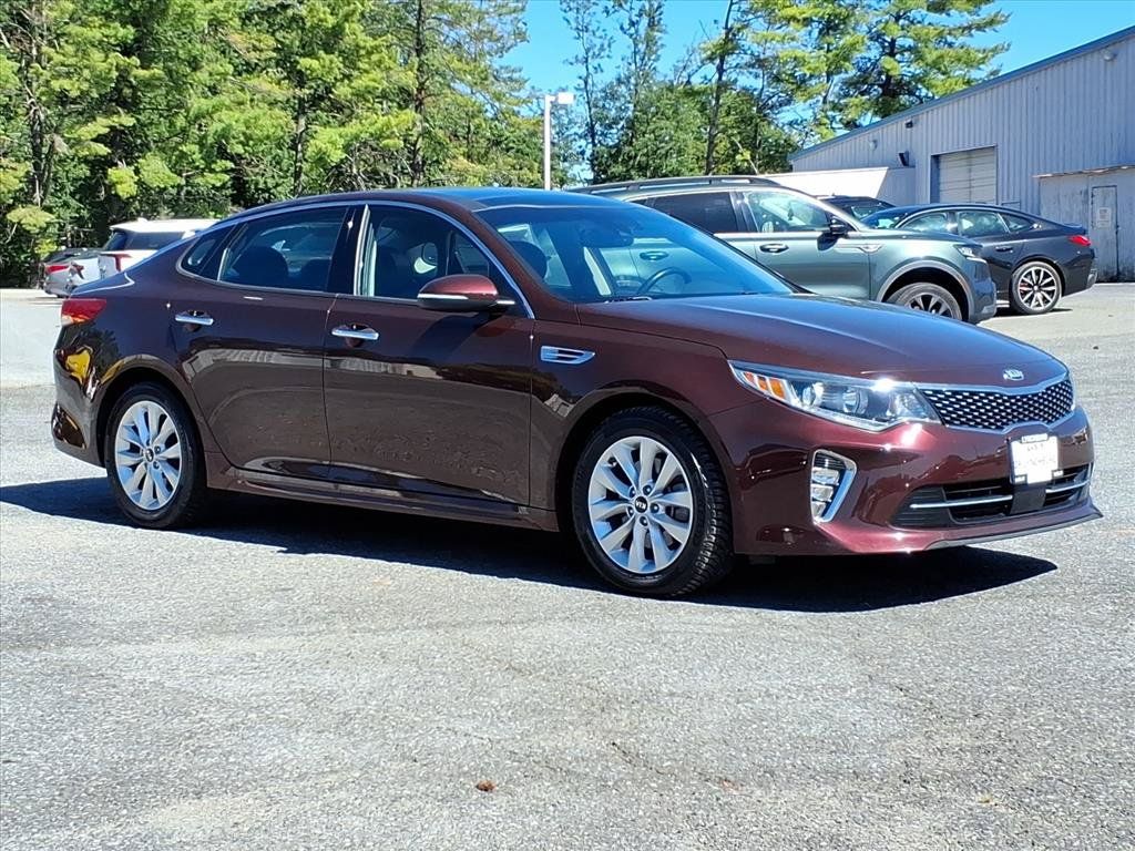 Used 2018 Kia Optima EX w/ Technology Package FWD image 2