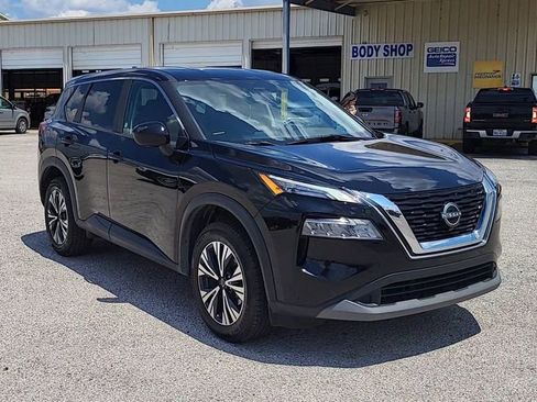 Used 2023 Nissan Rogue SV image 9