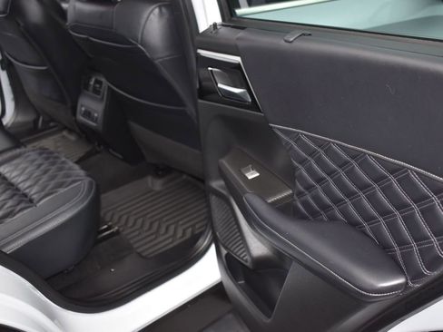 Used 2023 Mitsubishi Outlander SEL image 12