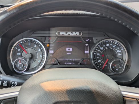 Used 2022 RAM 1500 Big Horn AWD/4WD image 22