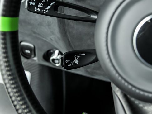 Used 2024 McLaren 750S Spider RWD image 28