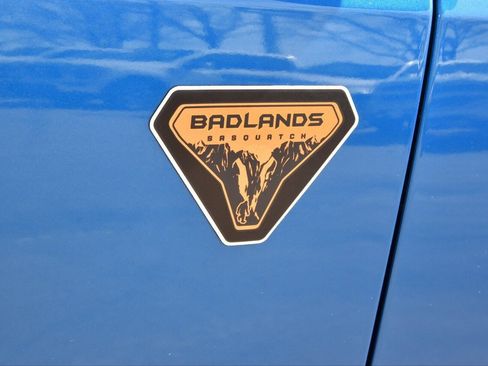 Used 2022 Ford Bronco Badlands image 48