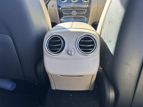 Used 2019 Mercedes-Benz C 300 Sedan image 20
