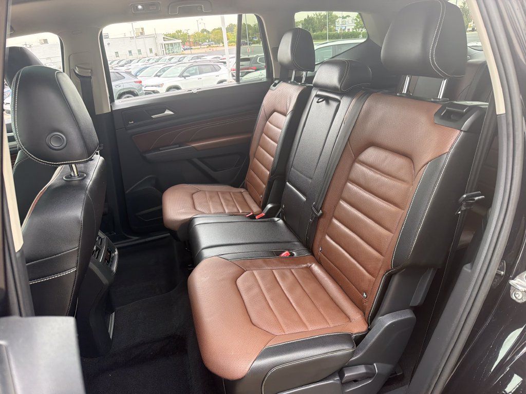 Used 2023 Volkswagen Atlas SEL Premium AWD/4WD image 24