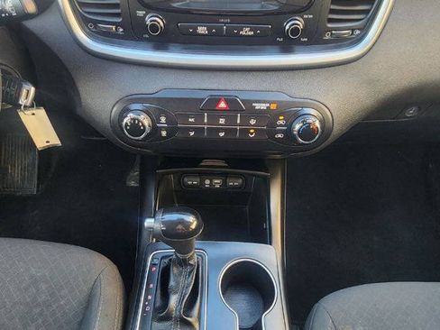 Used 2017 Kia Sorento AWD image 10