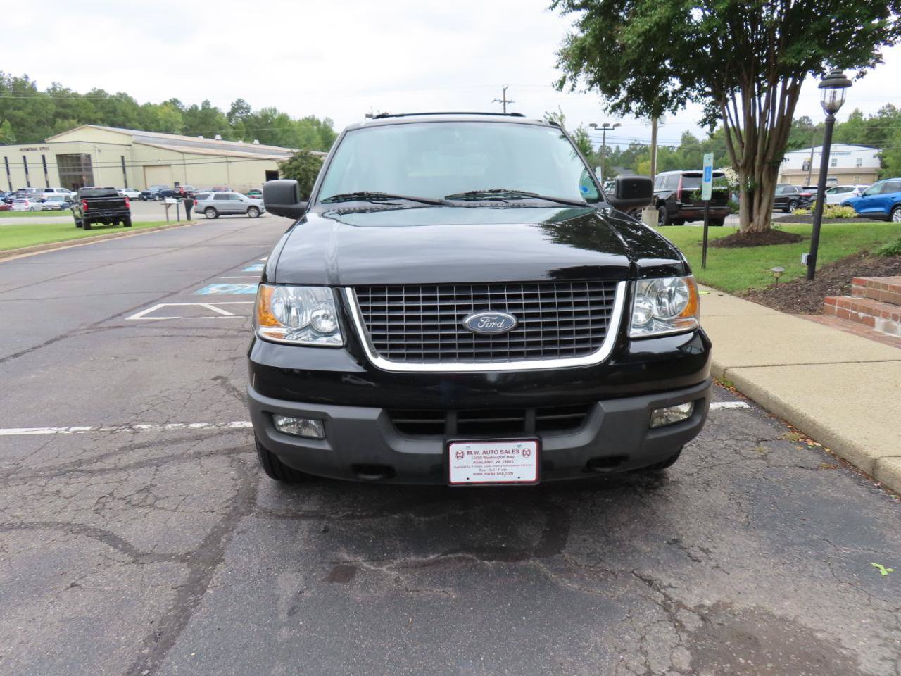 Used 2004 Ford Expedition XLT AWD/4WD image 12