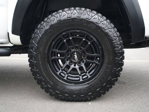 Used 2021 Toyota Tacoma TRD Off-Road AWD/4WD image 30