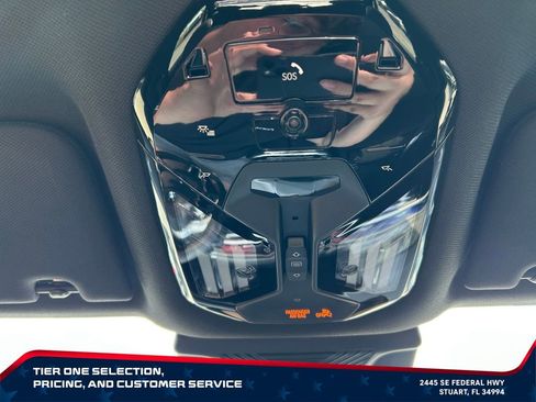 Used 2025 BMW 740i w/ Premium Package RWD image 23