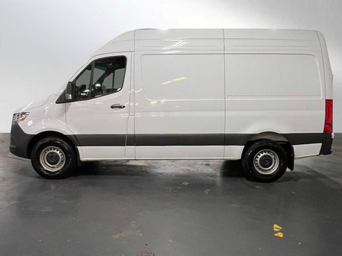 Used 2025 Mercedes-Benz Sprinter 2500 image 6