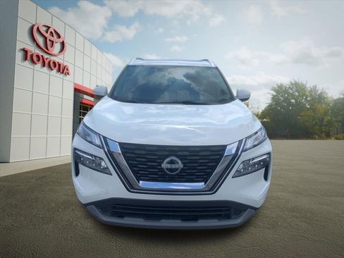 Used 2023 Nissan Rogue SV w/ SV Premium B Package image 6