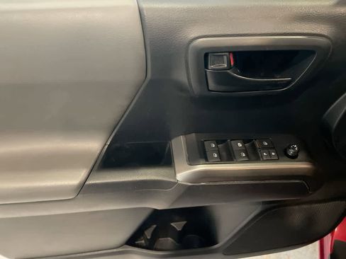 Used 2022 Toyota Tacoma SR5 image 13