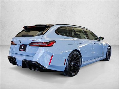 New 2027 BMW M5 Touring AWD/4WD image 3