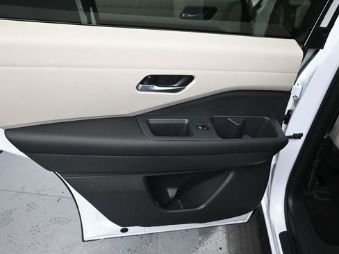 New 2026 Nissan Pathfinder SL image 26