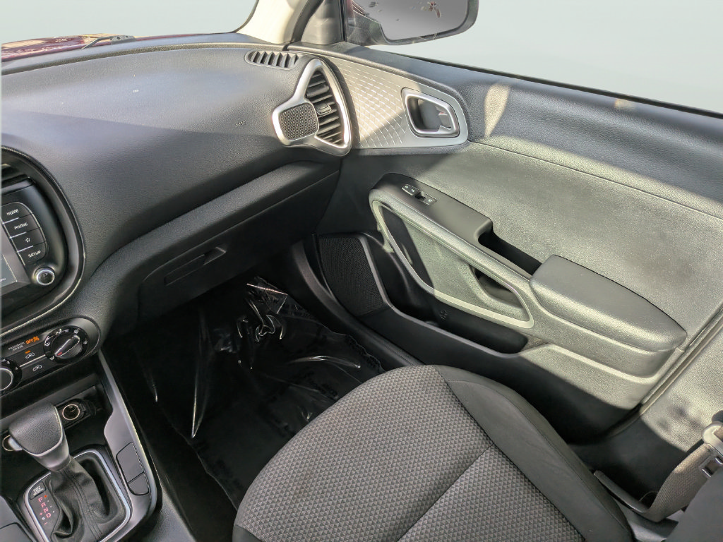 Used 2021 Kia Soul LX FWD image 15