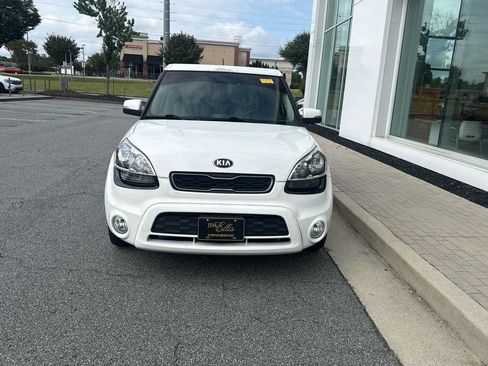 Used 2013 Kia Soul ! w/ Premium Pkg FWD image 10