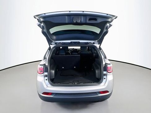 Used 2022 Jeep Compass Altitude FWD image 29