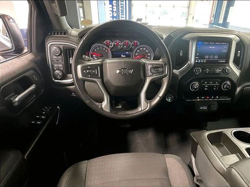 Used 2019 Chevrolet Silverado 1500 LT Trail Boss AWD/4WD image 17