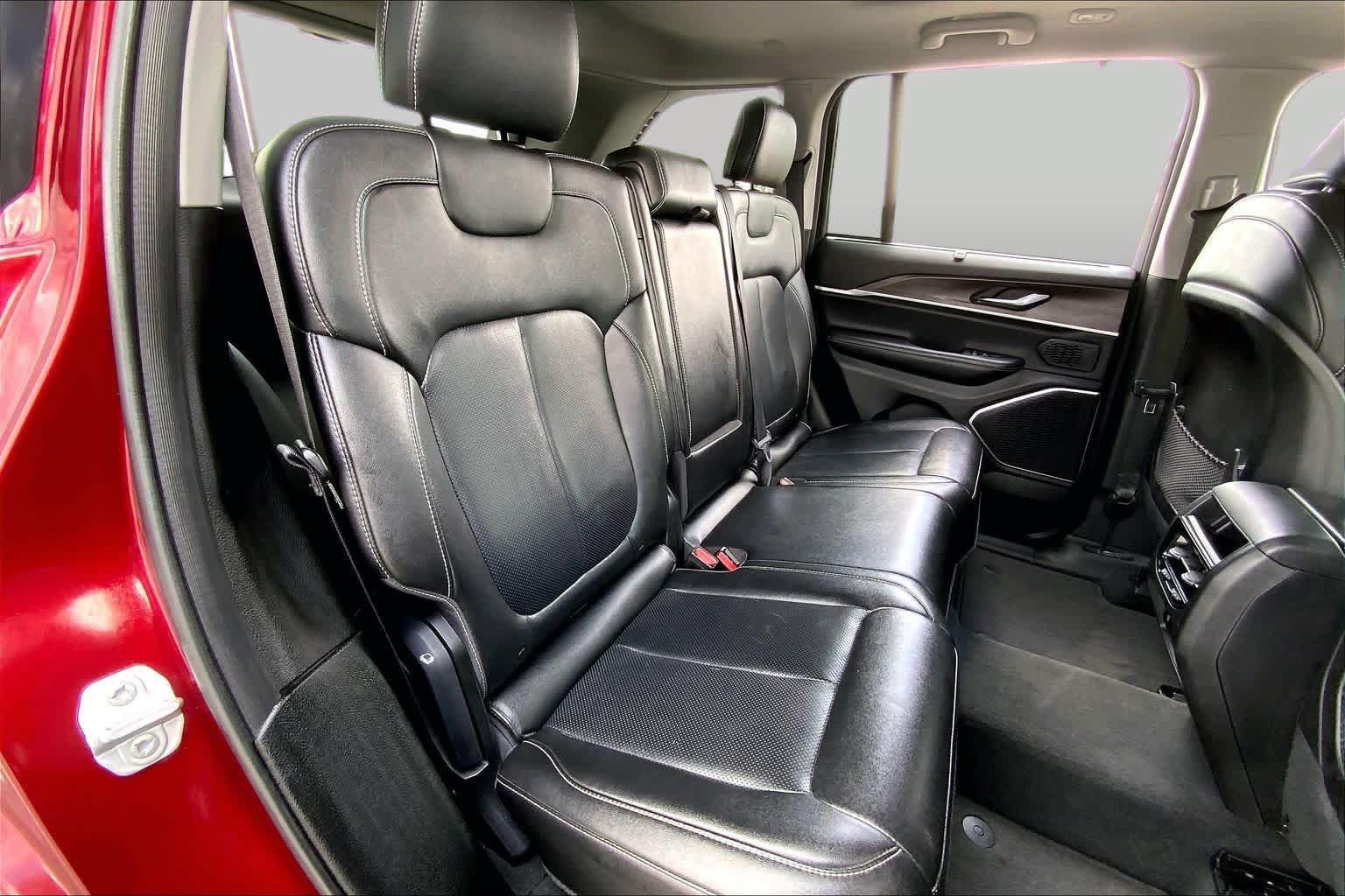 Used 2022 Jeep Grand Cherokee Limited 4xe w/ Luxury Tech Group II AWD/4WD image 19