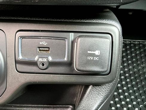 Used 2018 Jeep Renegade Trailhawk w/ Cold Weather Group II image 32