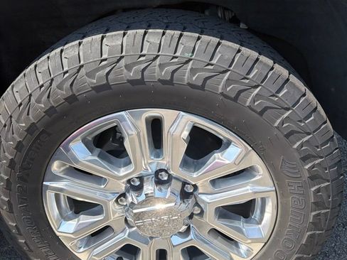 Used 2023 GMC Sierra 2500 Denali w/ Technology Package AWD/4WD image 8