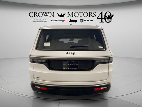 Used 2026 Jeep Grand Wagoneer 4WD w/ Premium Group I image 5